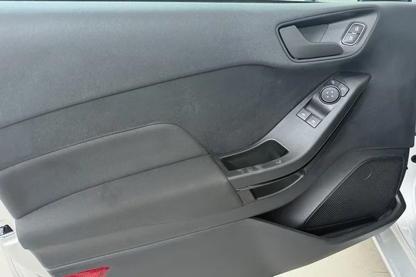 Ford Fiesta (2023) — foto 8 van 16