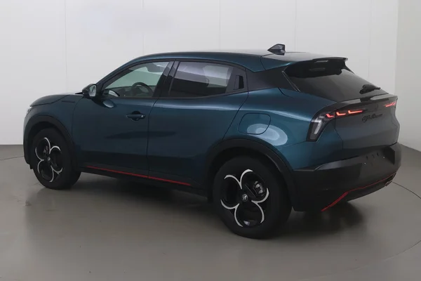 Alfa Romeo Junior (2025) — foto 14 van 20