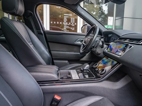 Land Rover Range Rover Velar (2022) — foto 18 van 27