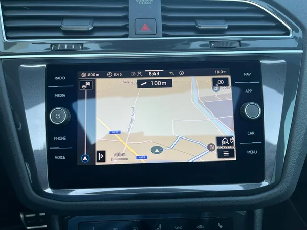 VOLKSWAGEN Tiguan (2023) — foto 11 van 24