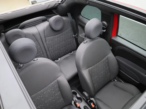 Fiat 500C (2023) — foto 28 van 37