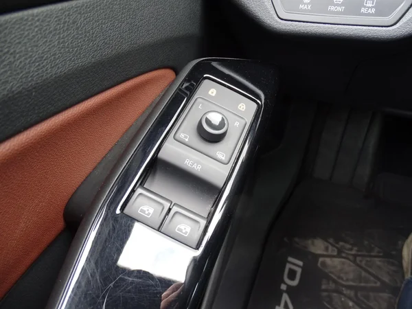 Volkswagen ID.4 (2021) — foto 16 van 26