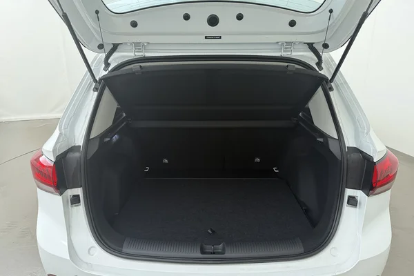 MG ZS Hybrid+ (HEV) (2026) — foto 12 van 16