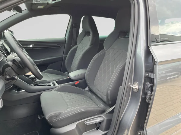SKODA Karoq (2025) — foto 7 van 23