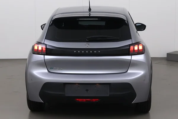 Peugeot E-208 (2022) — foto 13 van 18