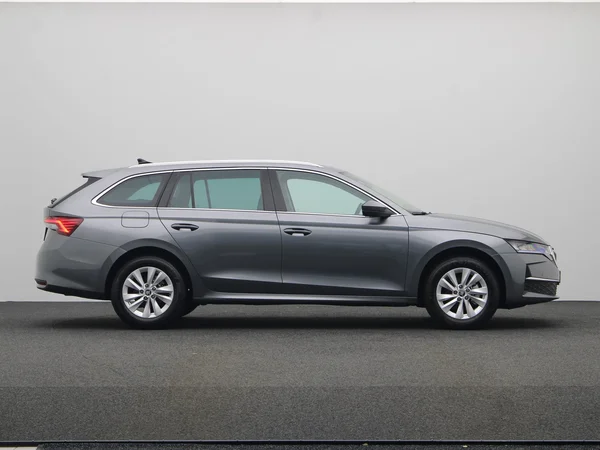 SKODA Octavia Combi (2026) — foto 8 van 21