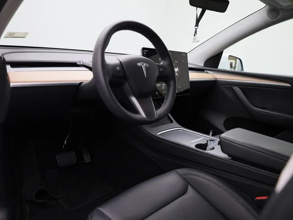 Tesla Model Y (2022) — foto 27 van 42