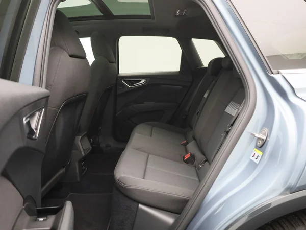 Audi Q4 e-tron (2021) — foto 6 van 48