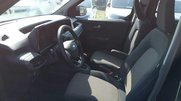 Ford Tourneo Courier (2026) — foto 13 van 13