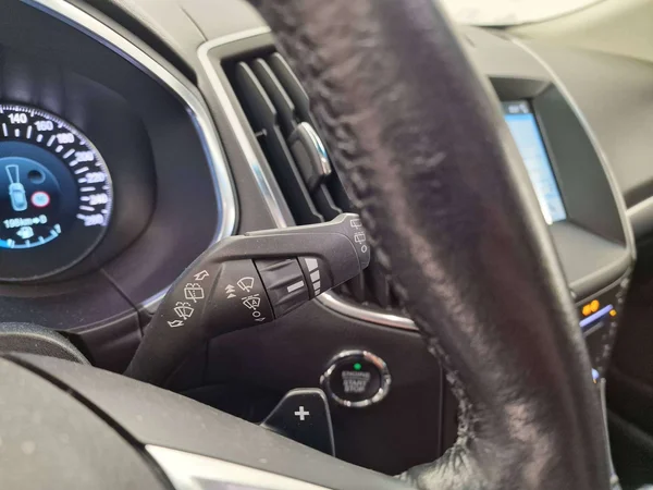 Ford Edge (2018) — foto 6 van 17