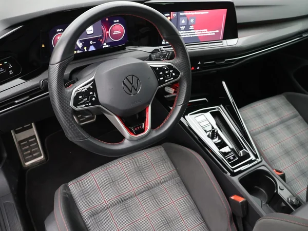 VOLKSWAGEN Golf VIII GTI (2024) — foto 4 van 25