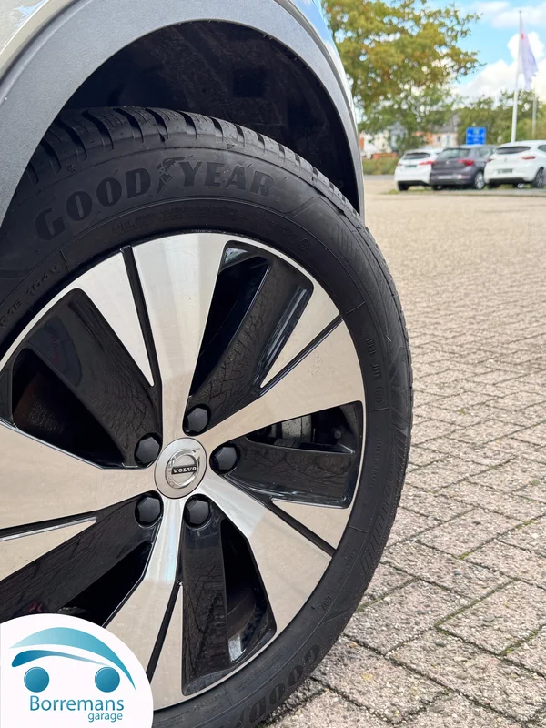 Volvo XC-40 (2020) — foto 15 van 44