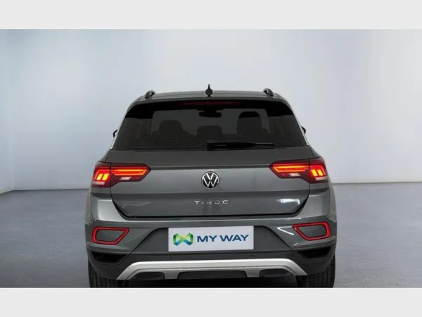 Volkswagen T-Roc (2022) — foto 22 van 24