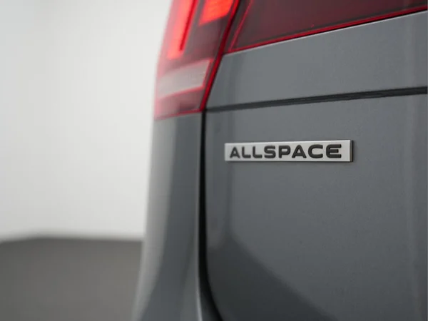VOLKSWAGEN Tiguan Allspace (2022) — foto 37 van 43