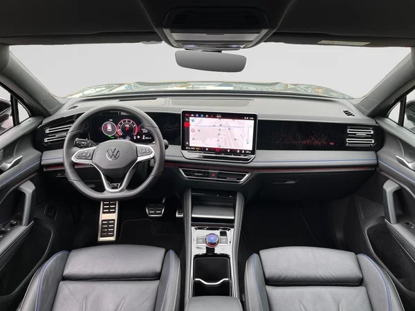 VOLKSWAGEN Tiguan (2025) — foto 12 van 18