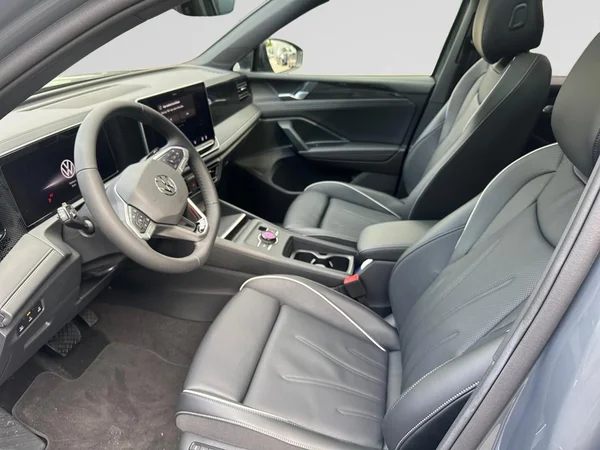 VOLKSWAGEN Tiguan (2026) — foto 24 van 24
