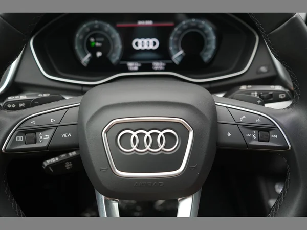 AUDI Q5 PHEV (2022) — foto 13 van 30