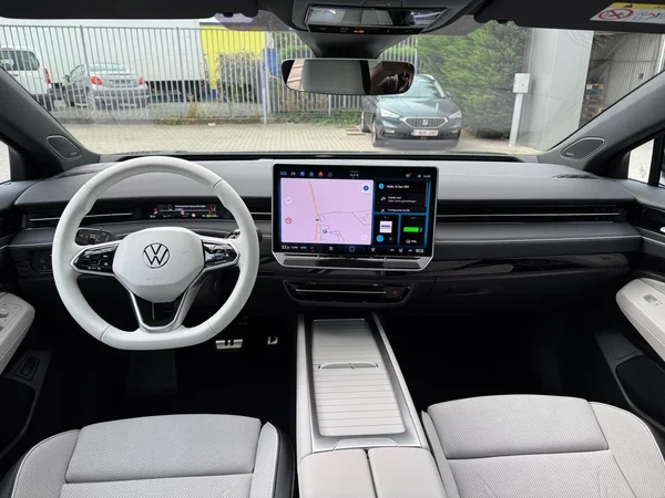 VOLKSWAGEN ID.7 Tourer (2025) — foto 17 van 24