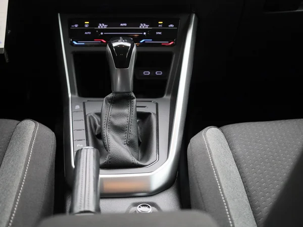 Volkswagen Polo (2022) — foto 2 van 38