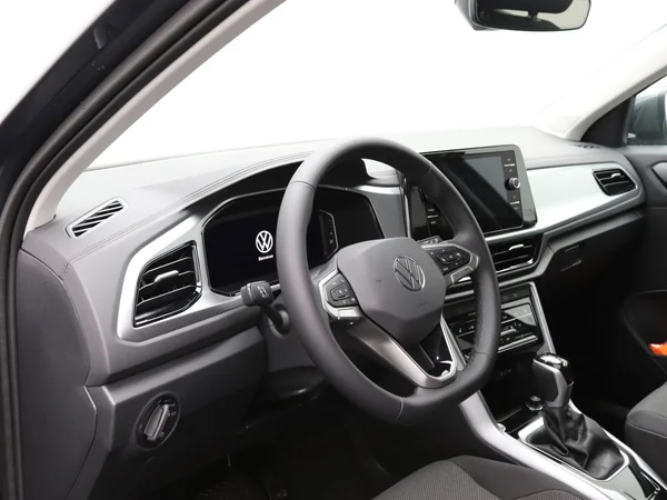 VOLKSWAGEN T-Roc (2025) — foto 2 van 19