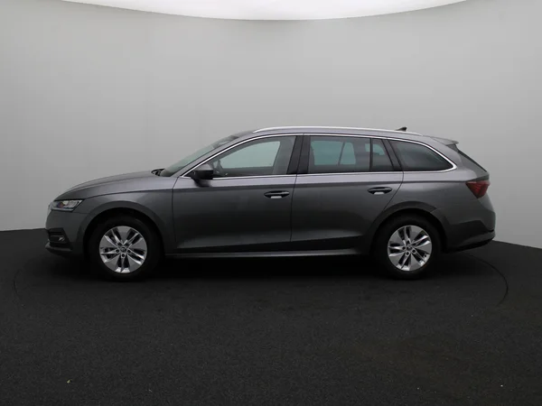 SKODA Octavia Combi (2024) — foto 19 van 27