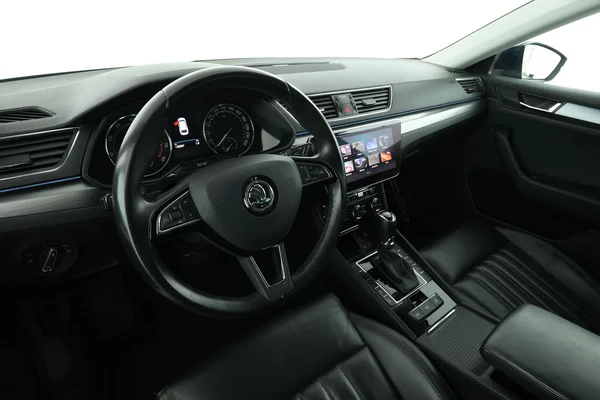 Skoda Superb (2018) — foto 2 van 16