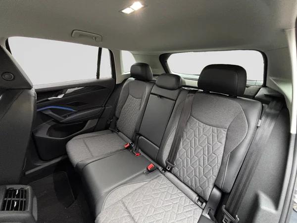VOLKSWAGEN Tiguan (2025) — foto 5 van 24