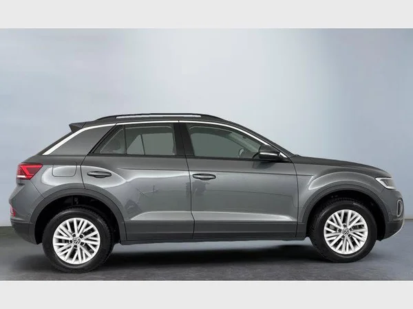 Volkswagen T-Roc (2024) — foto 16 van 22