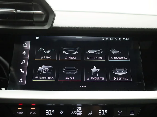 Audi A3 (2022) — foto 21 van 42