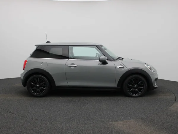 MINI One (2021) — foto 36 van 39