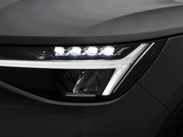Volvo C40 (2023) — foto 9 van 47