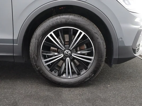 Volkswagen Tiguan (2022) — foto 23 van 24