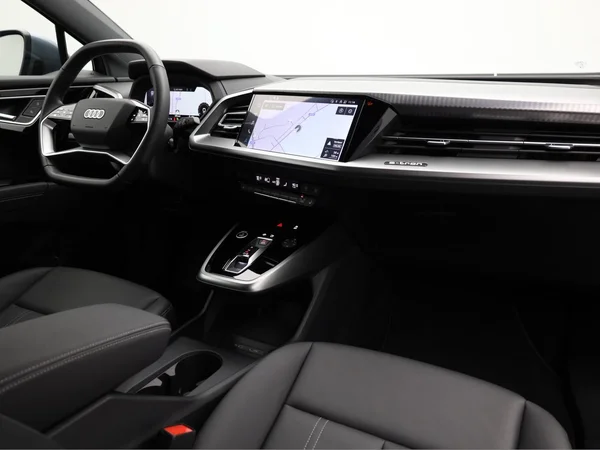AUDI Q4 e-tron (2025) — foto 15 van 21