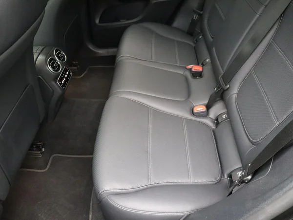 Mercedes-Benz GLC (2025) — foto 11 van 30