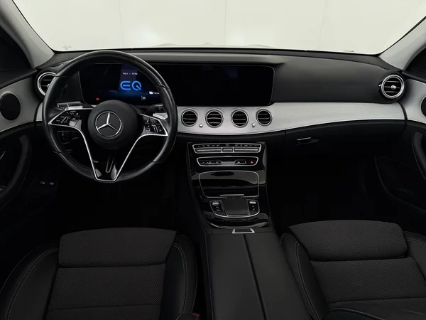 MERCEDES E 300 (2021) — foto 34 van 34