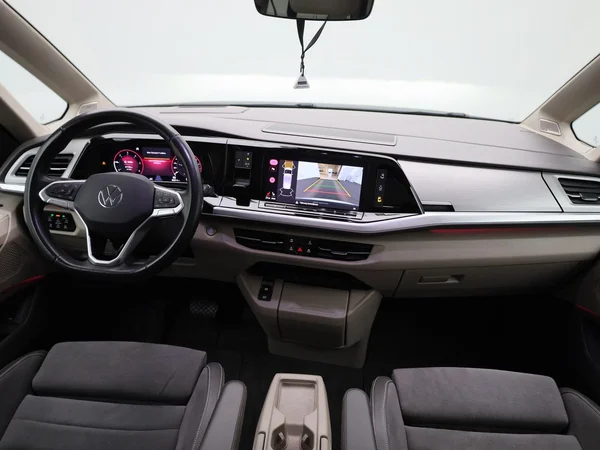 Volkswagen Multivan (2024) — foto 42 van 50