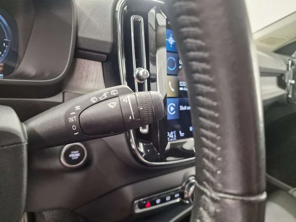 Volvo XC40 (2021) — foto 3 van 17