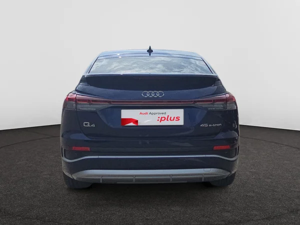 AUDI Q4 Sportback e-tron (2025) — foto 19 van 24
