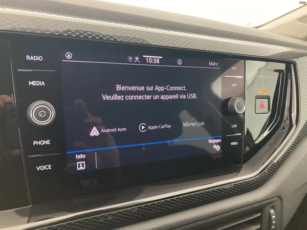 VOLKSWAGEN Taigo (2023) — foto 18 van 36