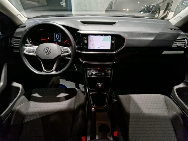VOLKSWAGEN T-Cross (2021) — foto 7 van 20