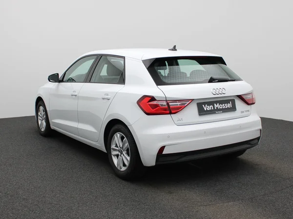 Audi A1 Sportback (2023) — foto 12 van 40