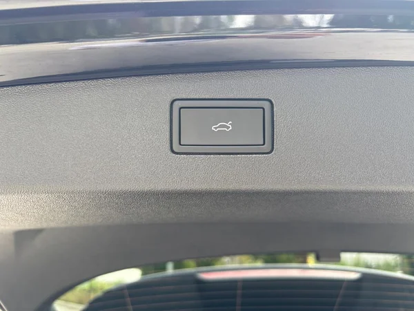 VOLKSWAGEN Tiguan (2026) — foto 13 van 24