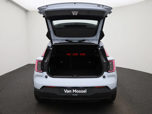 Volvo EX30 (2024) — foto 3 van 43