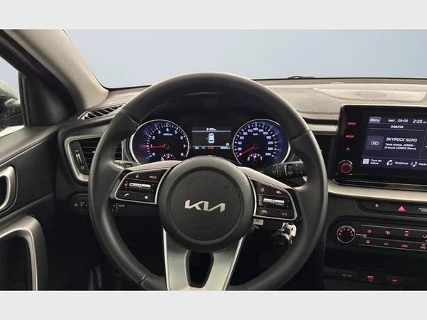 Kia CEED (2023) — foto 3 van 15