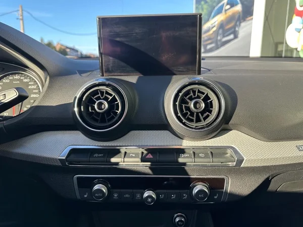 AUDI Q2 (2020) — foto 8 van 21