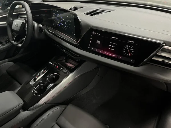 AUDI A5 Avant e-hybrid (PHEV) (2026) — foto 8 van 17