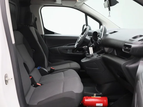 Opel Combo (2022) — foto 6 van 39