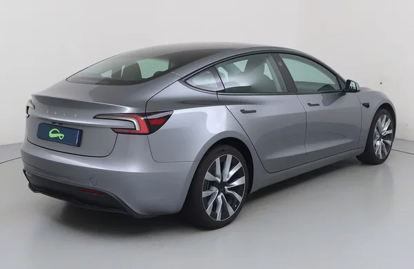 Tesla Model 3 (2025) — foto 26 van 30