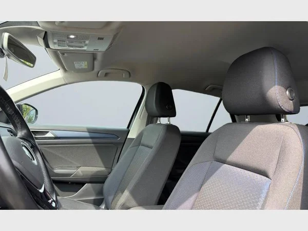 Volkswagen T-Roc (2021) — foto 3 van 23