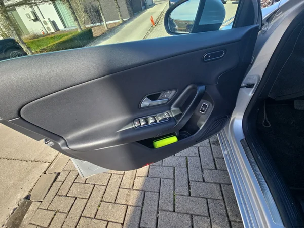 MERCEDES-BENZ A 250 (2023) — foto 16 van 24